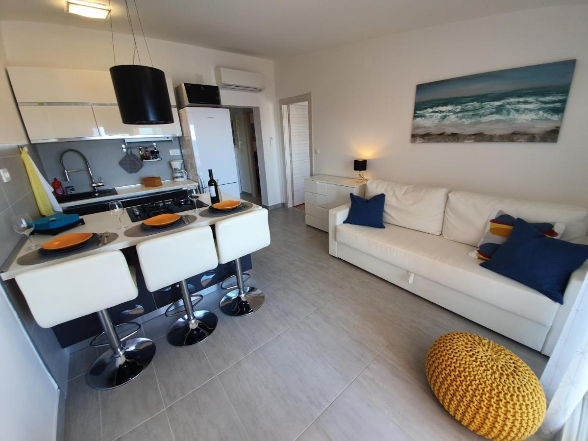 Comfortable Family Apt Iris 20M From Beach In Mandre Exterior photo