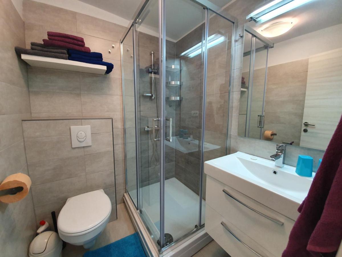 Comfortable Family Apt Iris 20M From Beach In Mandre Exterior photo